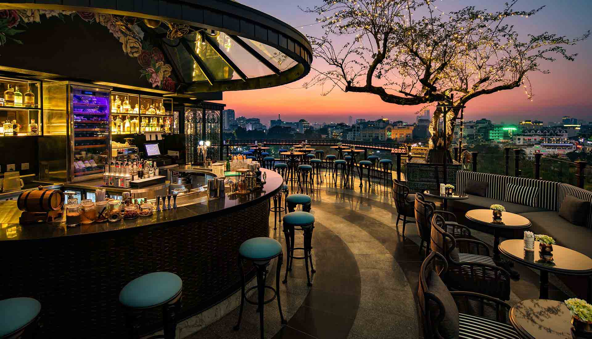 Địa điểm ngắm nhìn toàn cảnh Hà Nội. Terraco Sky Bar